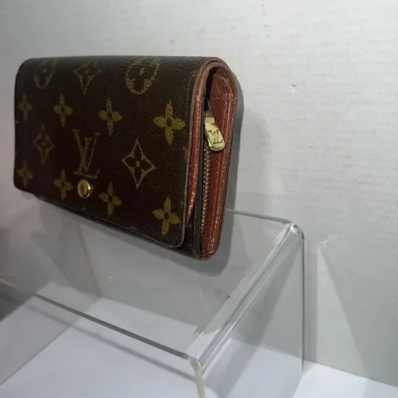Authentic Louis Vuitton Porte Monnaie
Billets Tresor - Picture 3 of 10